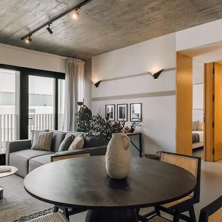 Fuseta - 2 Bedrooms And Parking In Santo Antonio 리스본