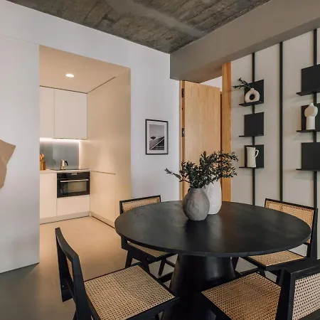 Fuseta - 2 Bedrooms And Parking In Santo Antonio * 리스본